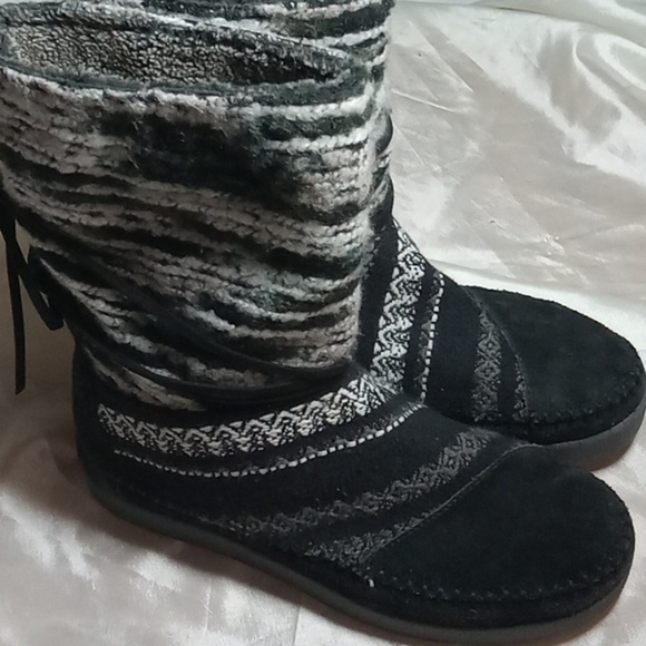 Tom's boots women's size 7 suede style mocassins - Picture 3 of 9